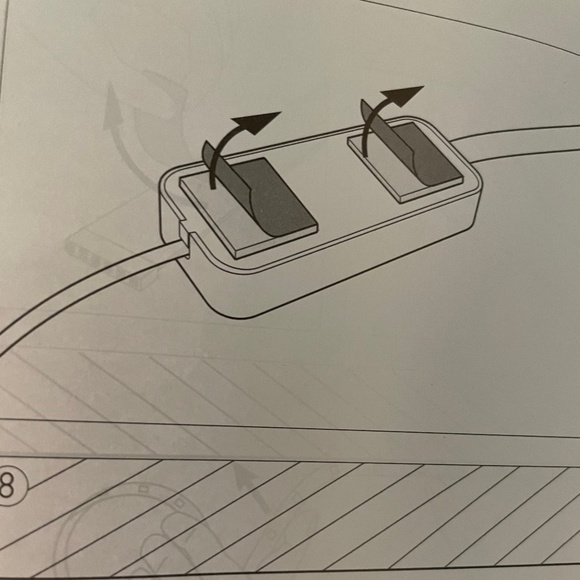 Philips Hue Smart Light  lightstrip w/regular and multicolored lights - Picture 7 of 12